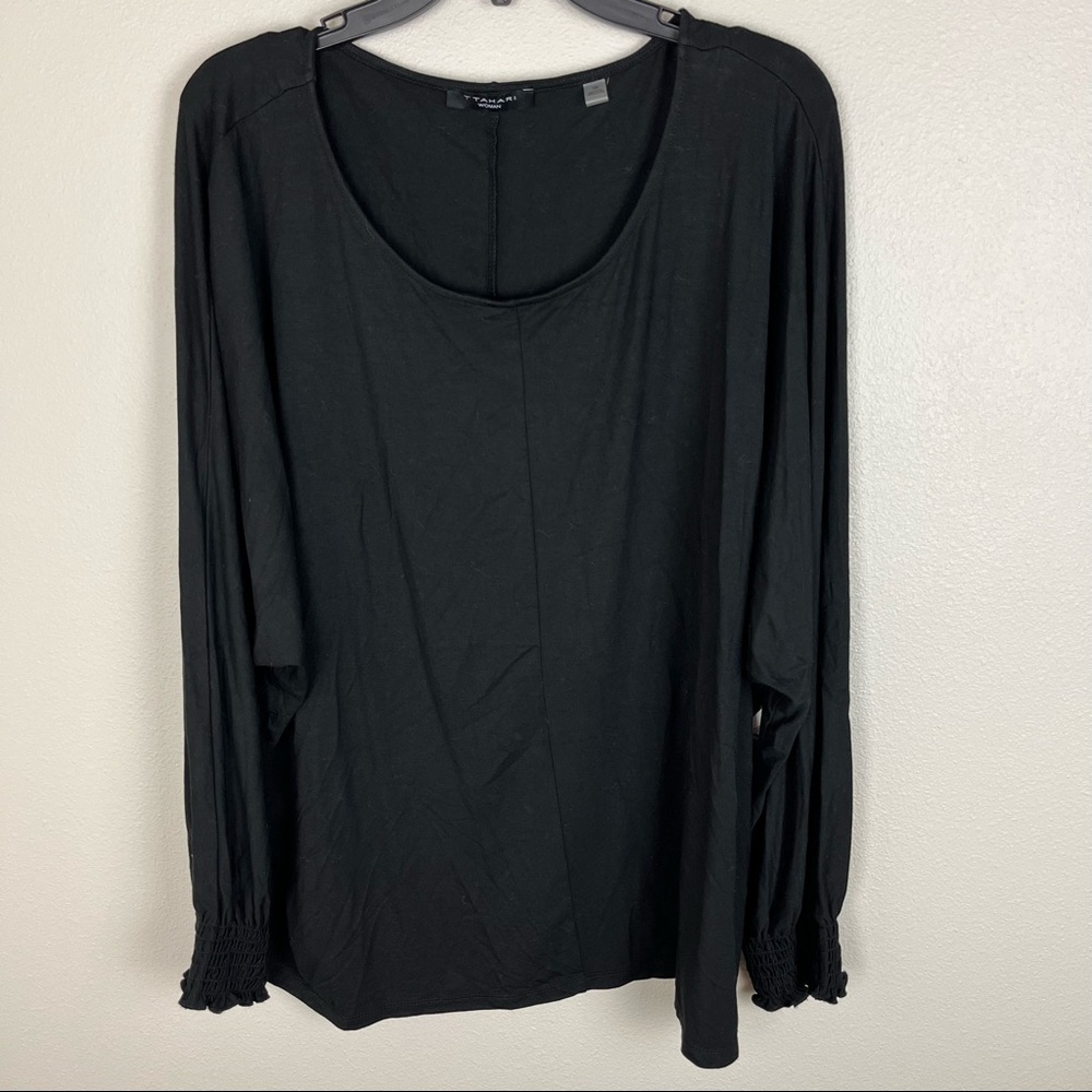 T Tahari | Black Stretch Pullover Round Neck Solid Shirt